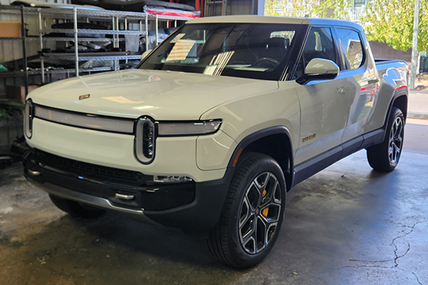 Rivian Body Repair: Rivian 2023 RT1