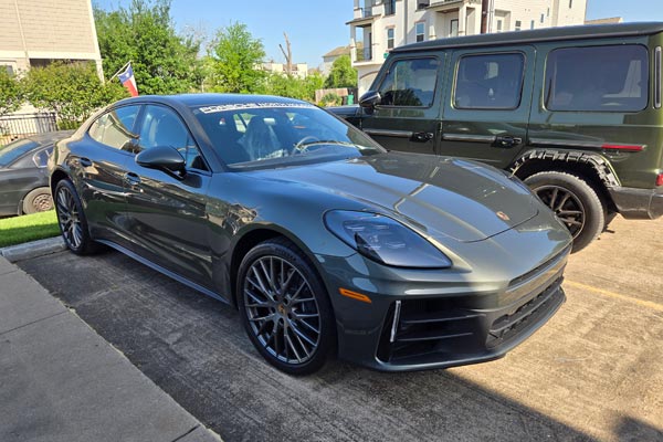 Porsche Body Repair: Porsche Panamera 4WD