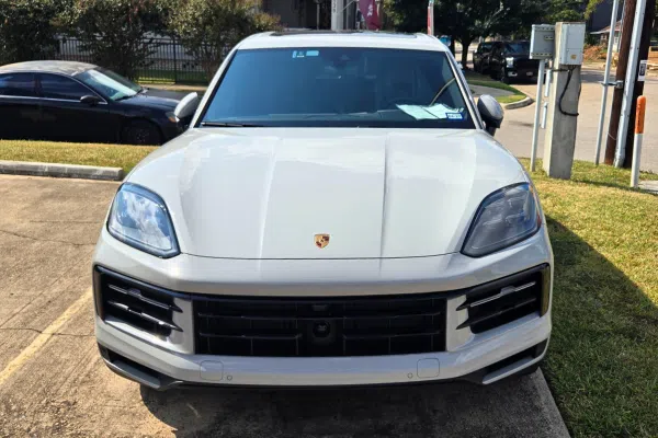 Porsche Auto Body Repair: 2025 Cayenne